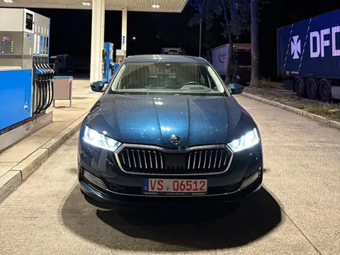 Blauer Škoda Octavia